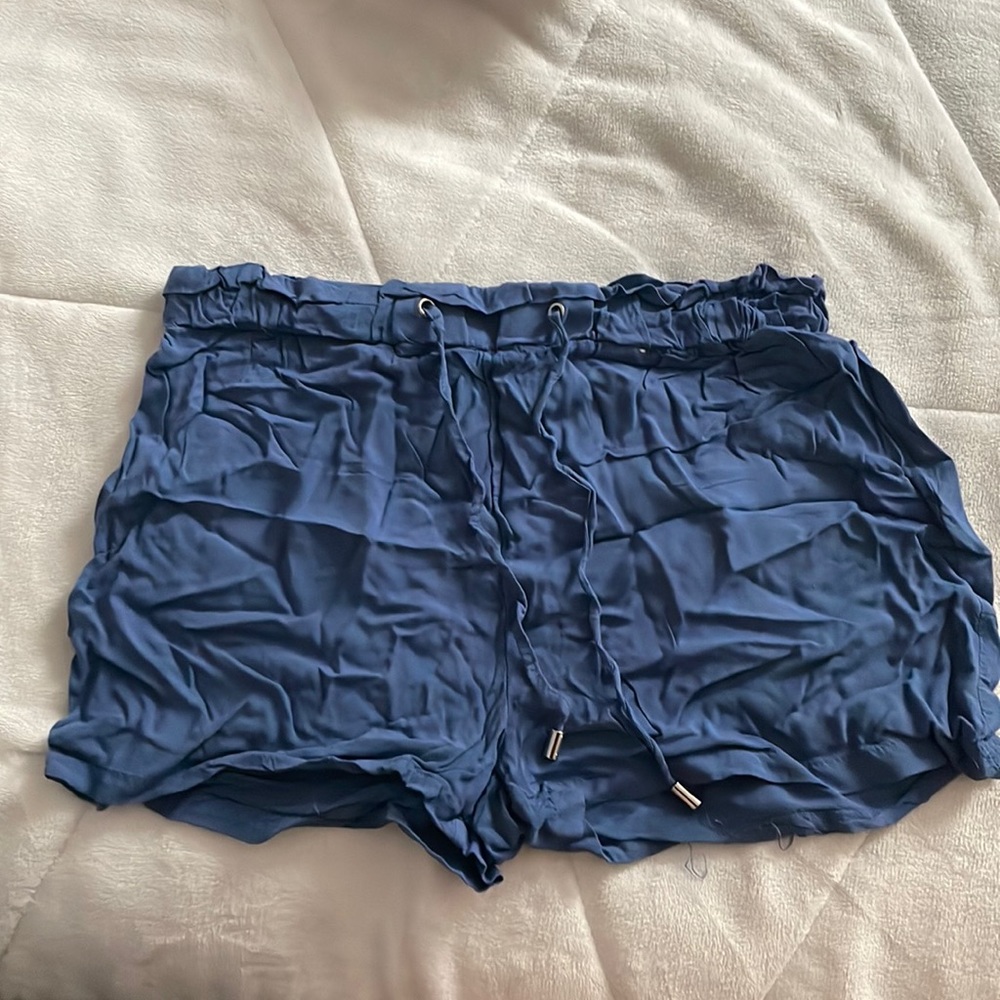 Blue shorts amazing for summer vibes. Very comfortable!